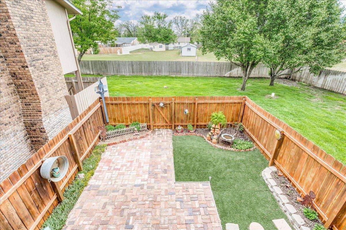 2210 Dover Dr, Hutchinson, Kansas image 5