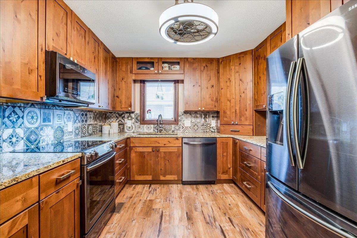 2210 Dover Dr, Hutchinson, Kansas image 16