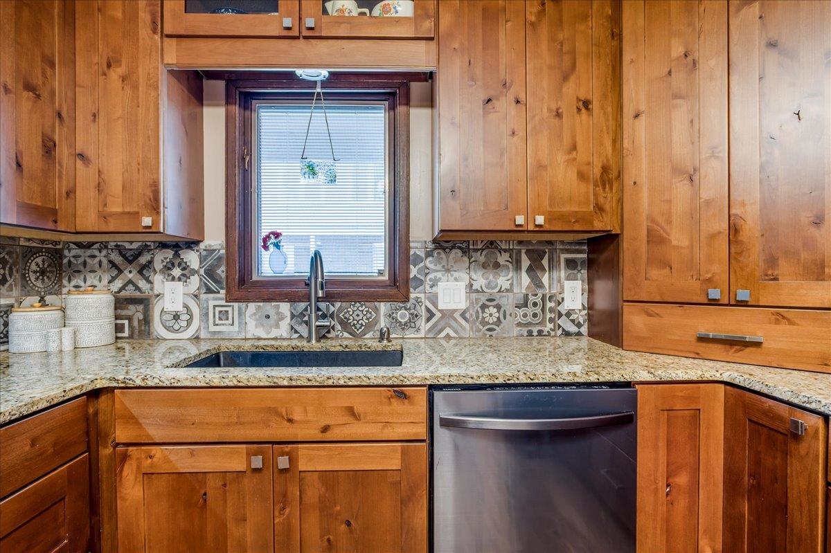 2210 Dover Dr, Hutchinson, Kansas image 20