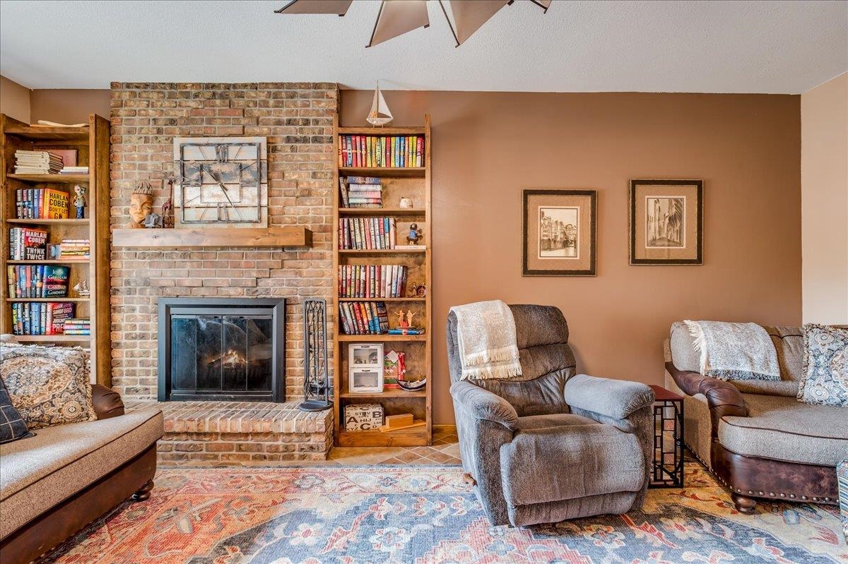 2210 Dover Dr, Hutchinson, Kansas image 9