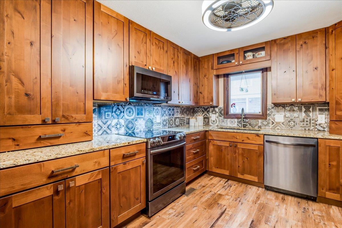 2210 Dover Dr, Hutchinson, Kansas image 17