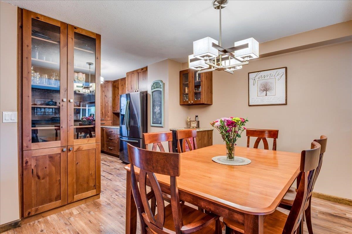 2210 Dover Dr, Hutchinson, Kansas image 14