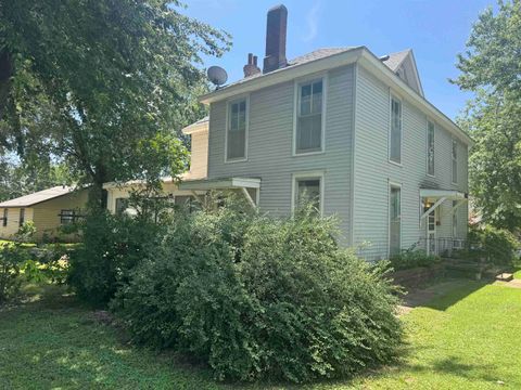 Multifamily For Sale - 403 E 11th Ave<br/> Cowley County, Winfield, KS 67156