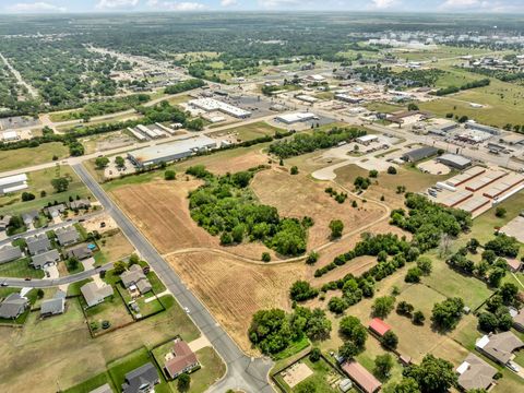 Tiny photo for 222 N Millheisler Rd, El Dorado, KS 67042 (MLS # 669272)