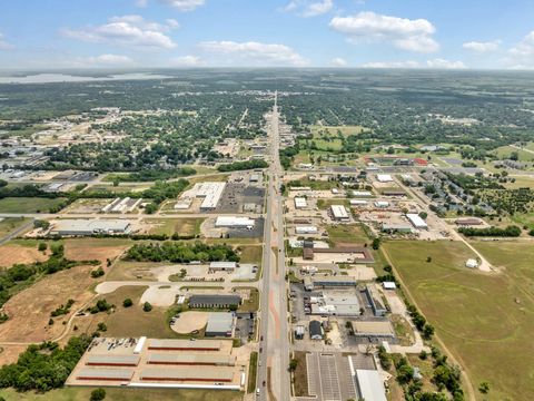 Tiny photo for 222 N Millheisler Rd, El Dorado, KS 67042 (MLS # 669272)