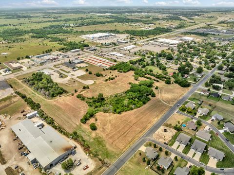 Tiny photo for 222 N Millheisler Rd, El Dorado, KS 67042 (MLS # 669272)