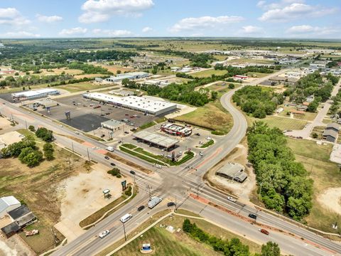 Tiny photo for 222 N Millheisler Rd, El Dorado, KS 67042 (MLS # 669272)