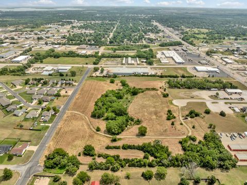 Tiny photo for 222 N Millheisler Rd, El Dorado, KS 67042 (MLS # 669272)