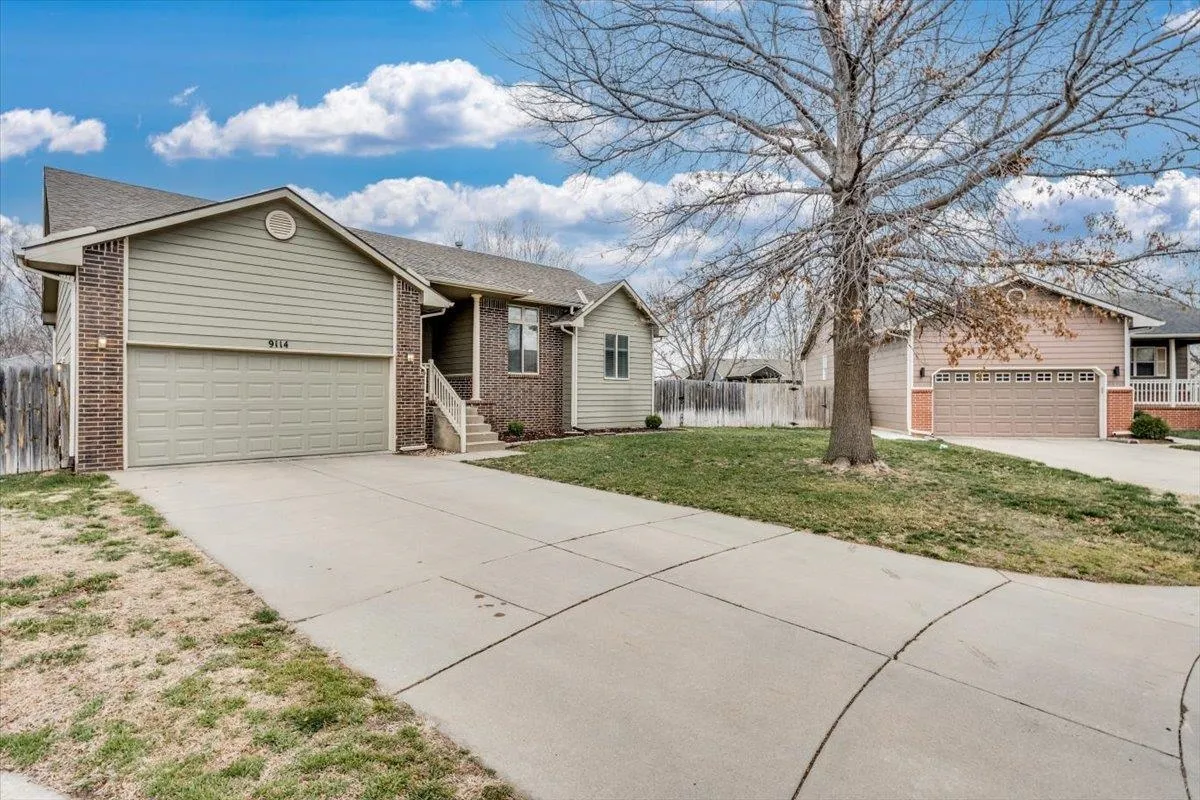 Wichita, Kansas 67205, United States, 4 Bedrooms Bedrooms, ,3 BathroomsBathrooms,Residential,Active,92325