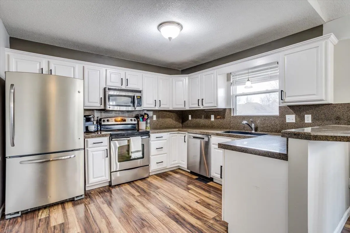 Wichita, Kansas 67205, United States, 4 Bedrooms Bedrooms, ,3 BathroomsBathrooms,Residential,Active,92325