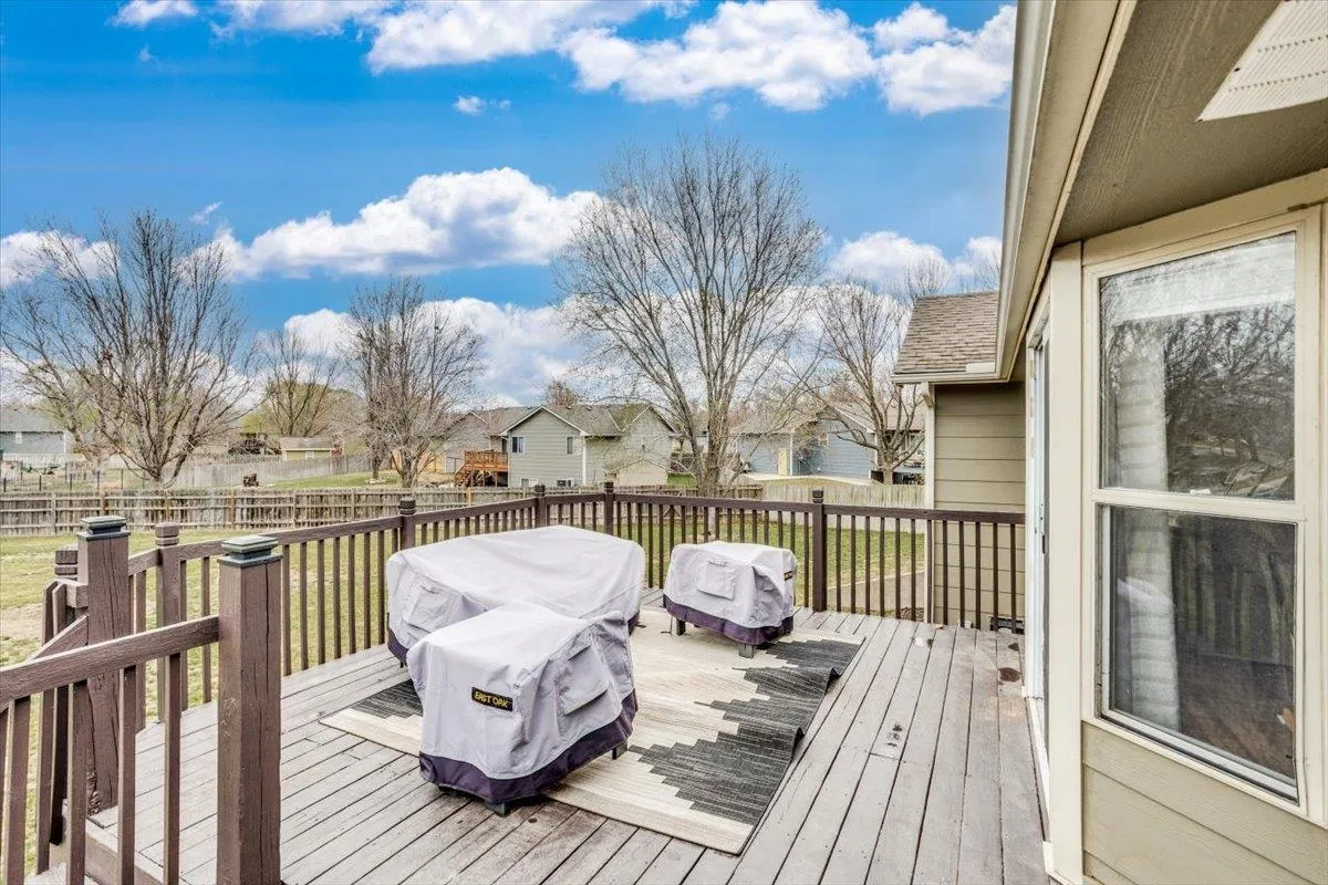 Wichita, Kansas 67205, United States, 4 Bedrooms Bedrooms, ,3 BathroomsBathrooms,Residential,Active,92325