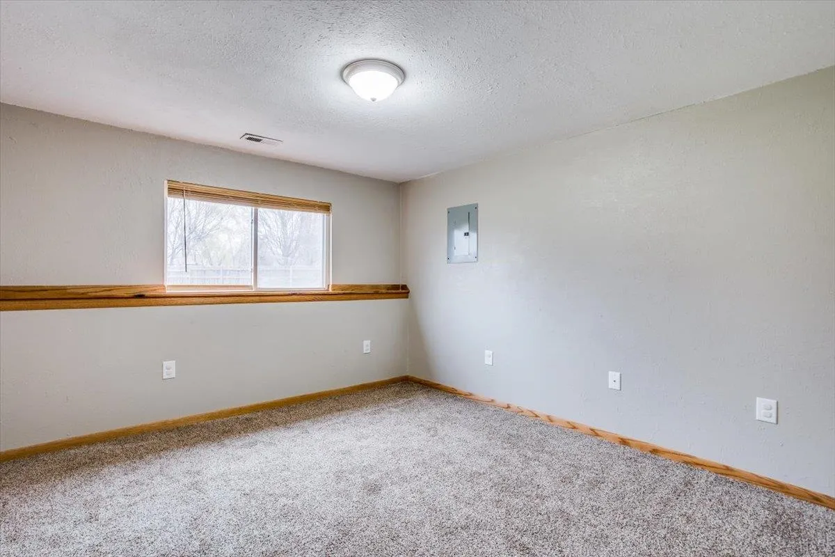 Wichita, Kansas 67205, United States, 4 Bedrooms Bedrooms, ,3 BathroomsBathrooms,Residential,Active,92325