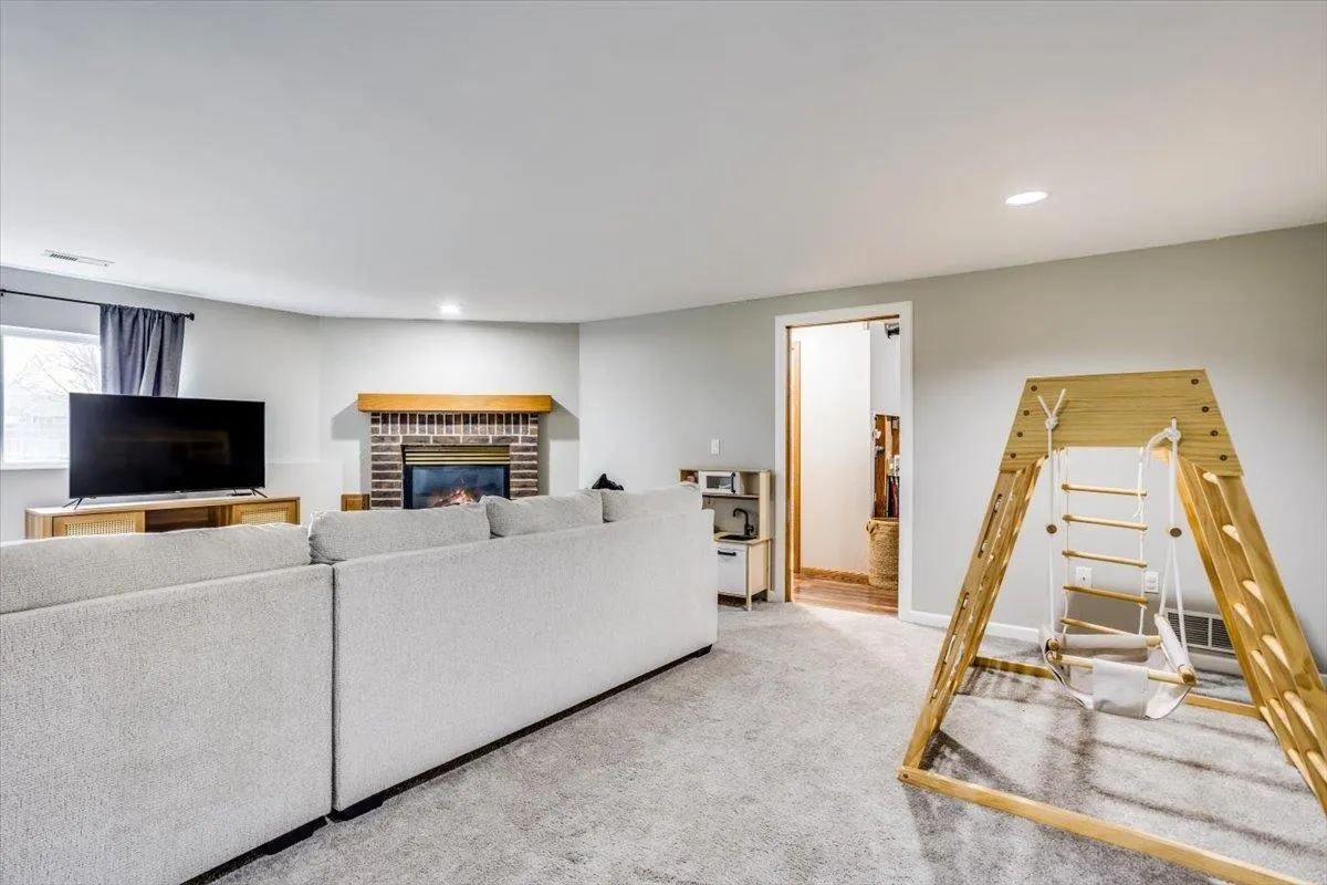 Wichita, Kansas 67205, United States, 4 Bedrooms Bedrooms, ,3 BathroomsBathrooms,Residential,Active,92325