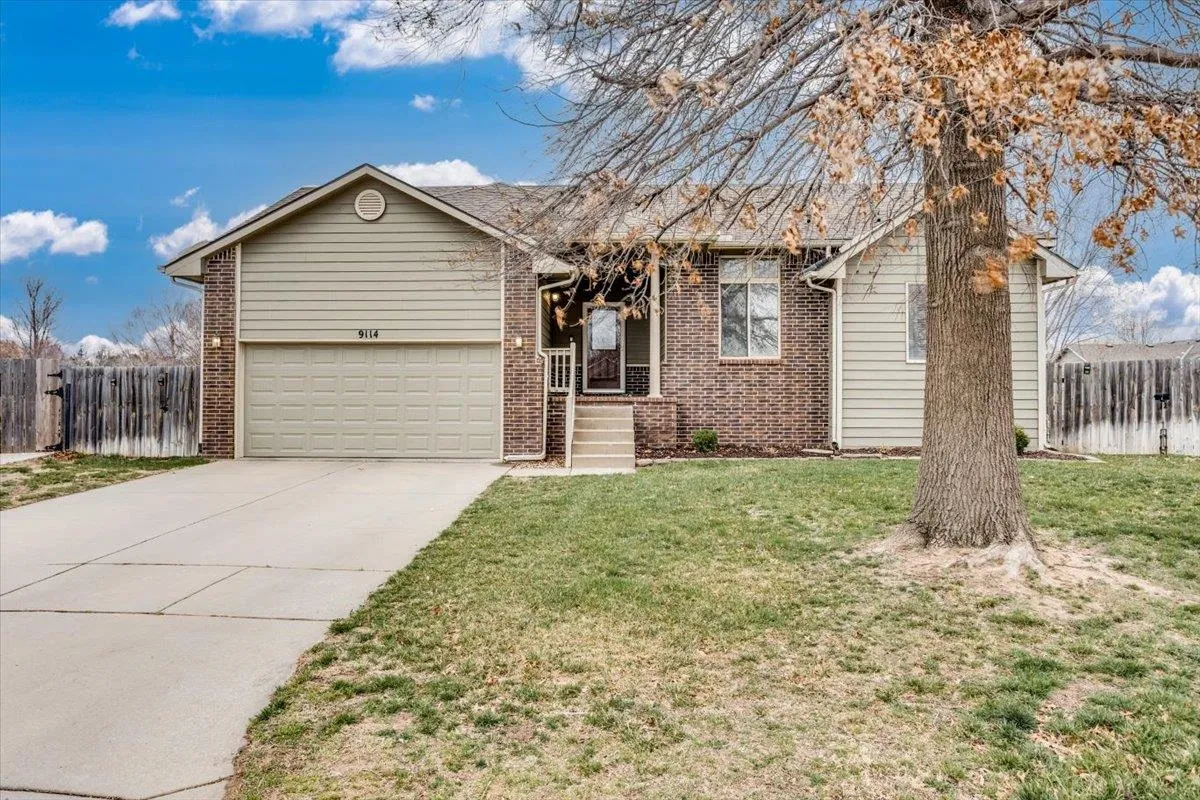 Wichita, Kansas 67205, United States, 4 Bedrooms Bedrooms, ,3 BathroomsBathrooms,Residential,Active,92325