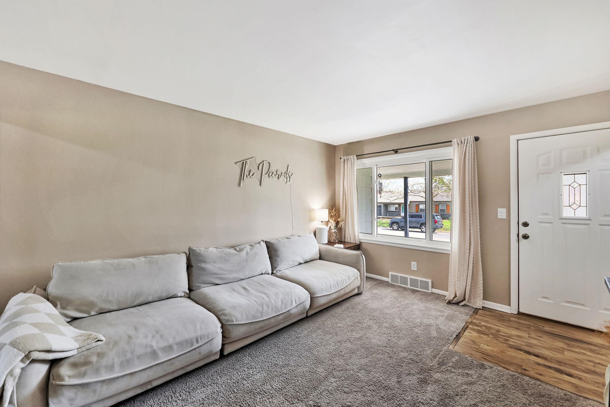 Derby, Kansas 67037, United States, 3 Bedrooms Bedrooms, ,1 BathroomBathrooms,Residential,Pending,62108