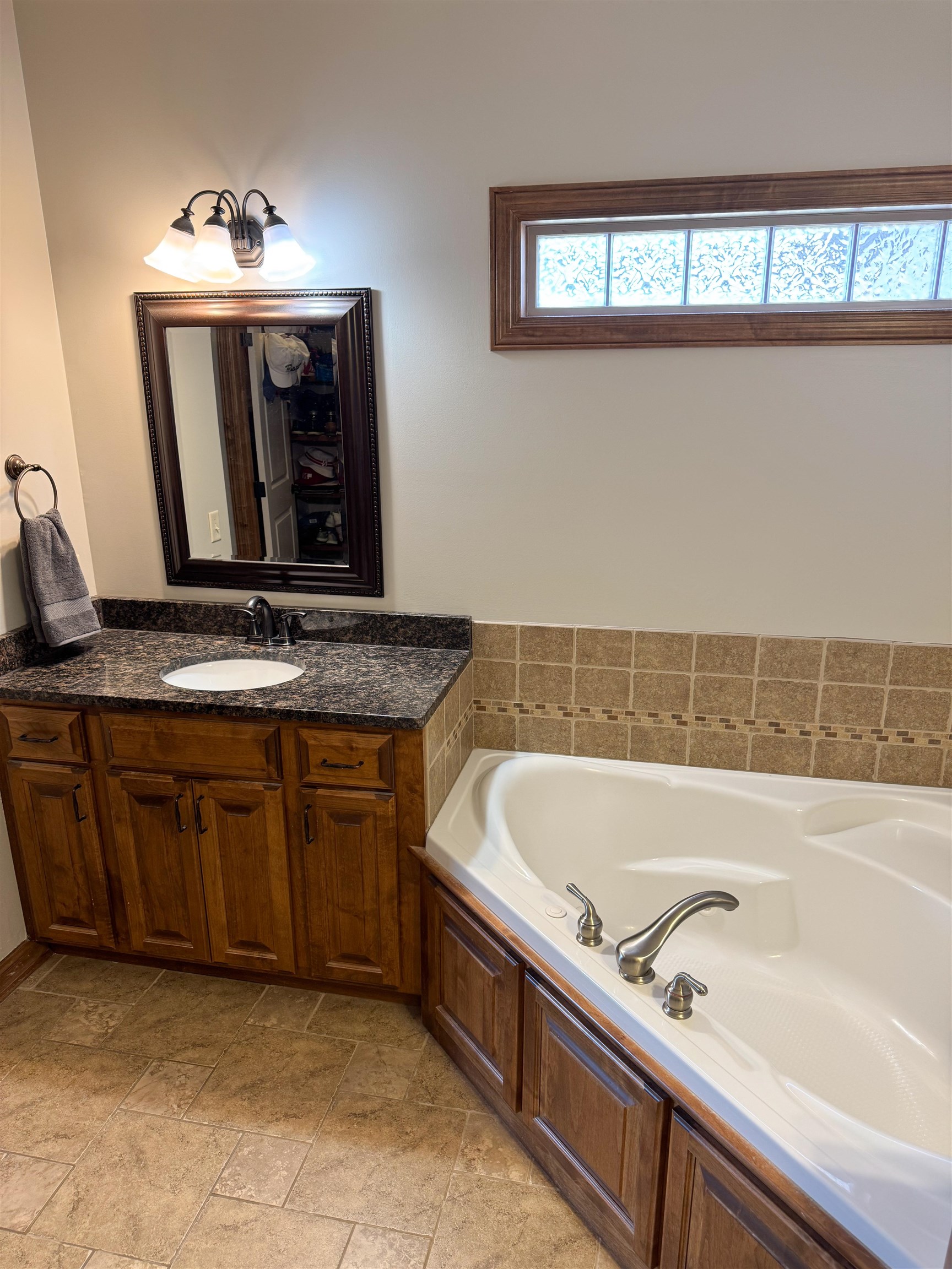 2226 Sunset Ridge Dr, Salina, Kansas image 16