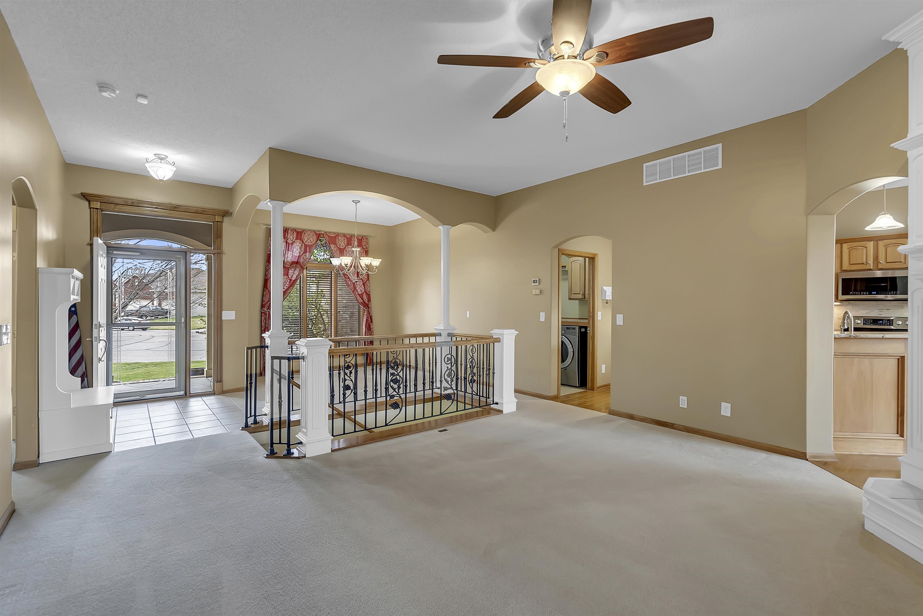 14020 W Highland Springs Ct, Wichita, Kansas image 2