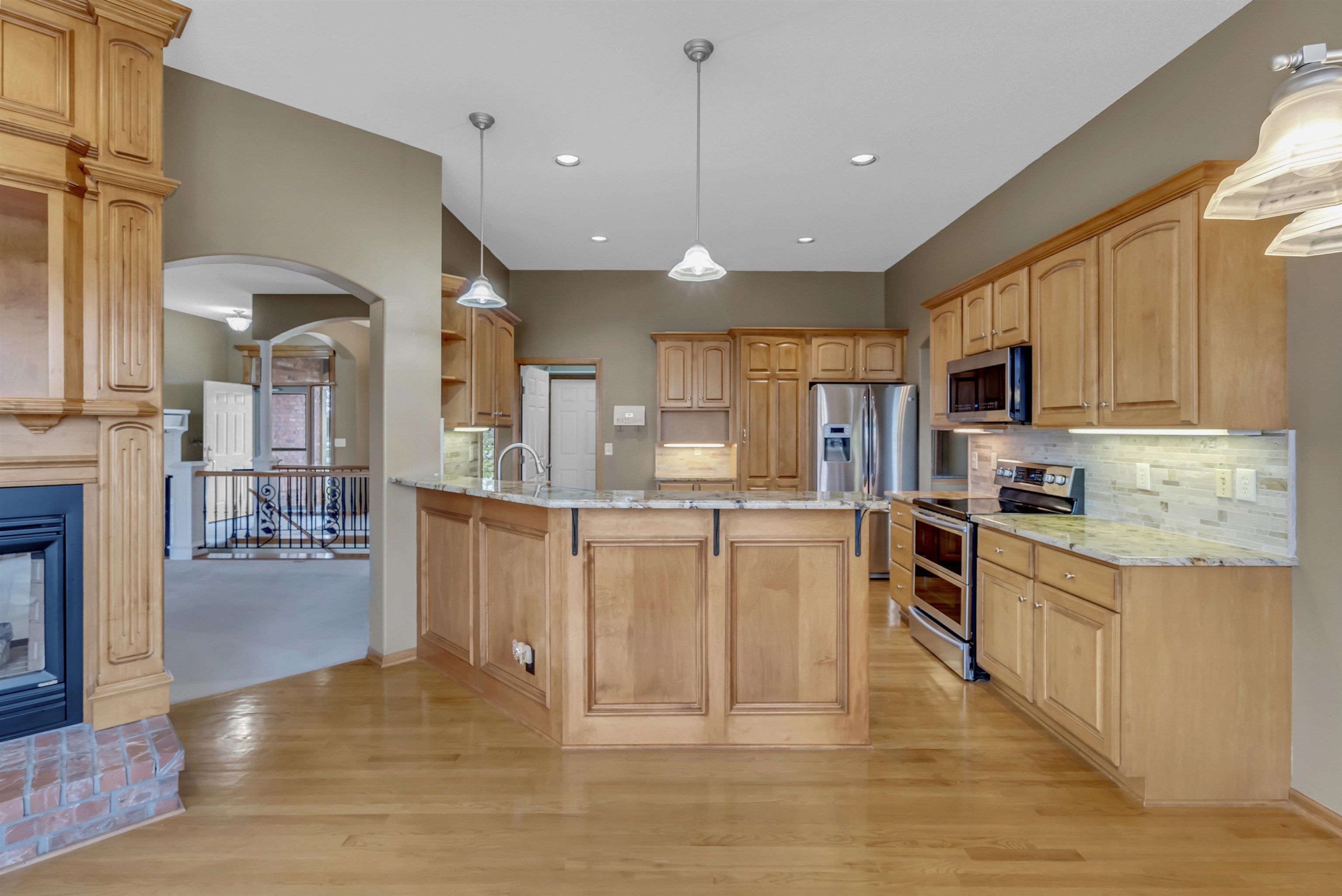 14020 W Highland Springs Ct, Wichita, Kansas image 8