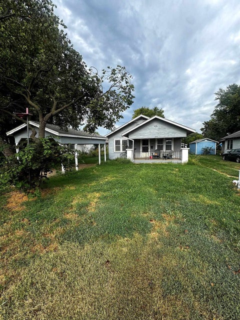 Homes For Sale - 1808 S Fall Creek Rd<br/> Caldwell, KS 67022