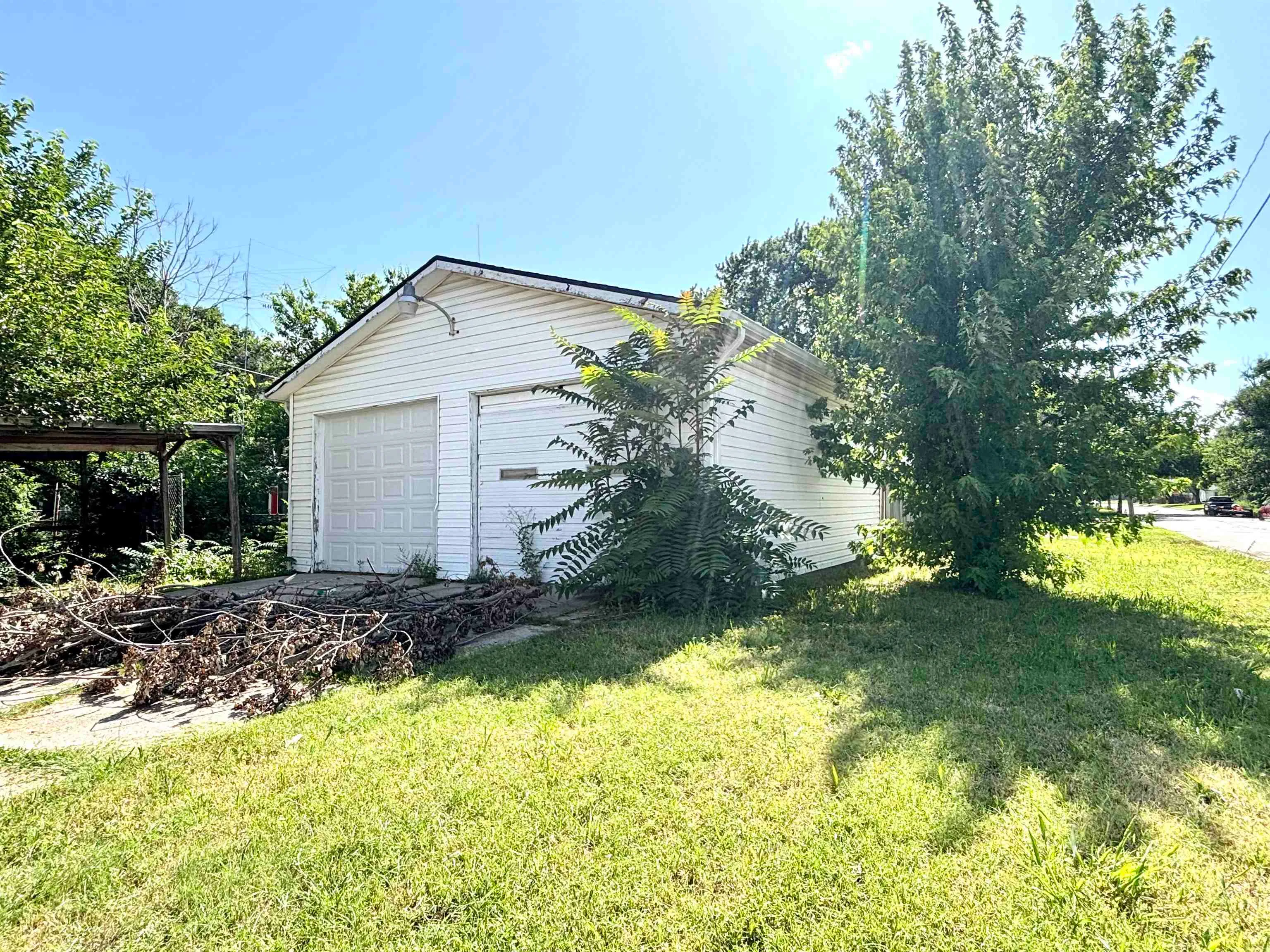 Wichita, Kansas 67213, United States, 2 Bedrooms Bedrooms, ,1 BathroomBathrooms,Residential,Active,165254