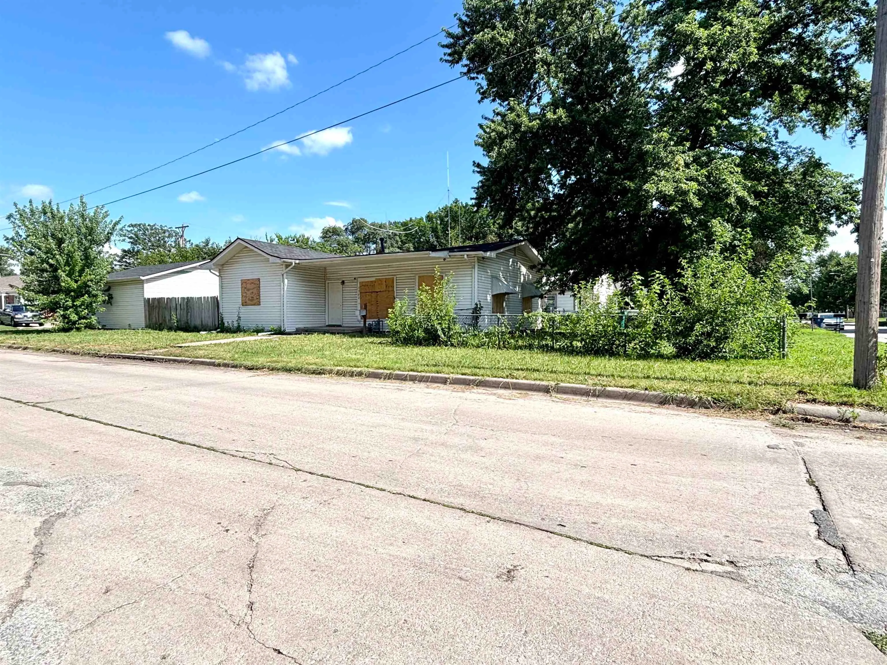 Wichita, Kansas 67213, United States, 2 Bedrooms Bedrooms, ,1 BathroomBathrooms,Residential,Active,165254