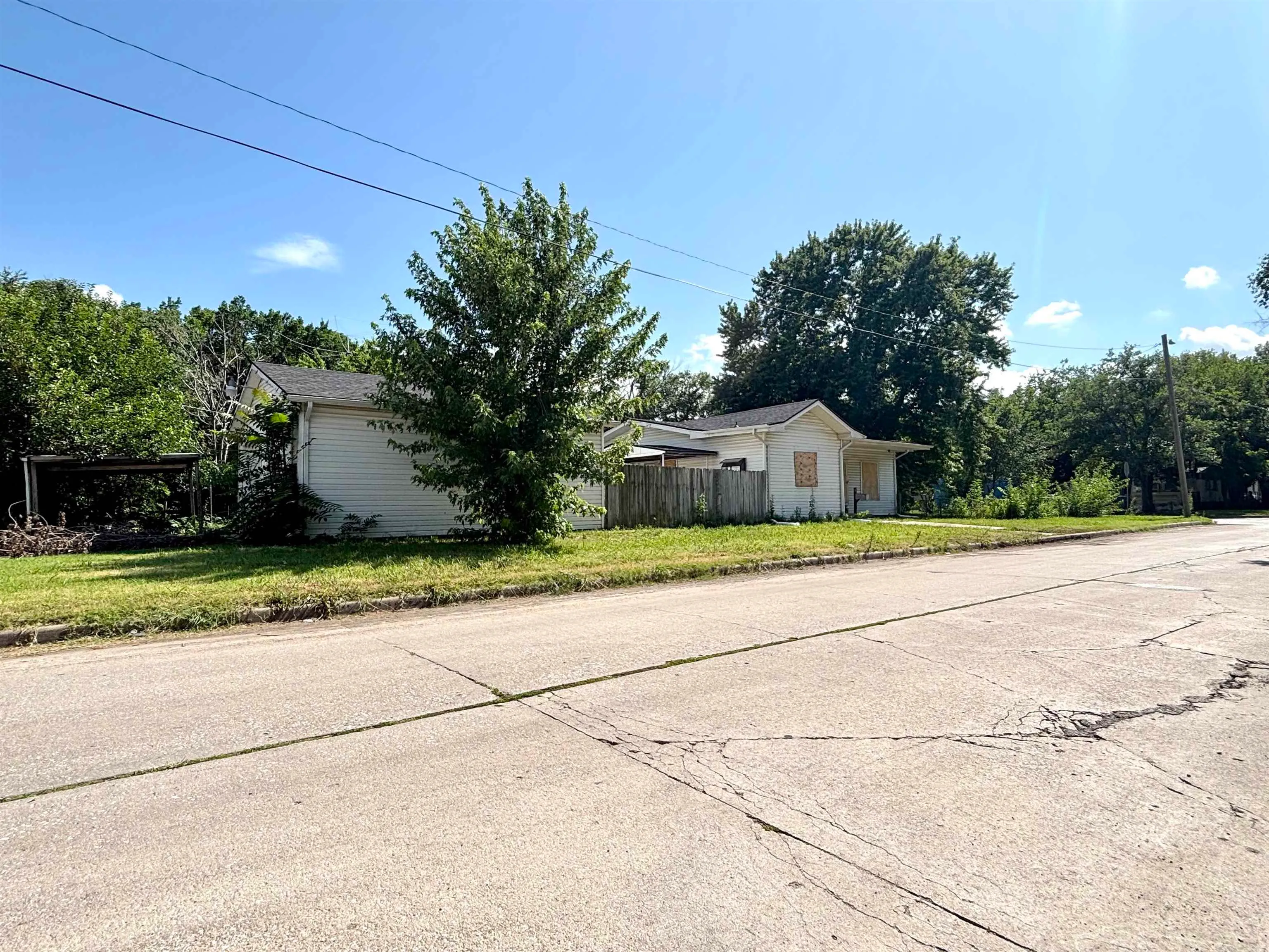 Wichita, Kansas 67213, United States, 2 Bedrooms Bedrooms, ,1 BathroomBathrooms,Residential,Active,165254