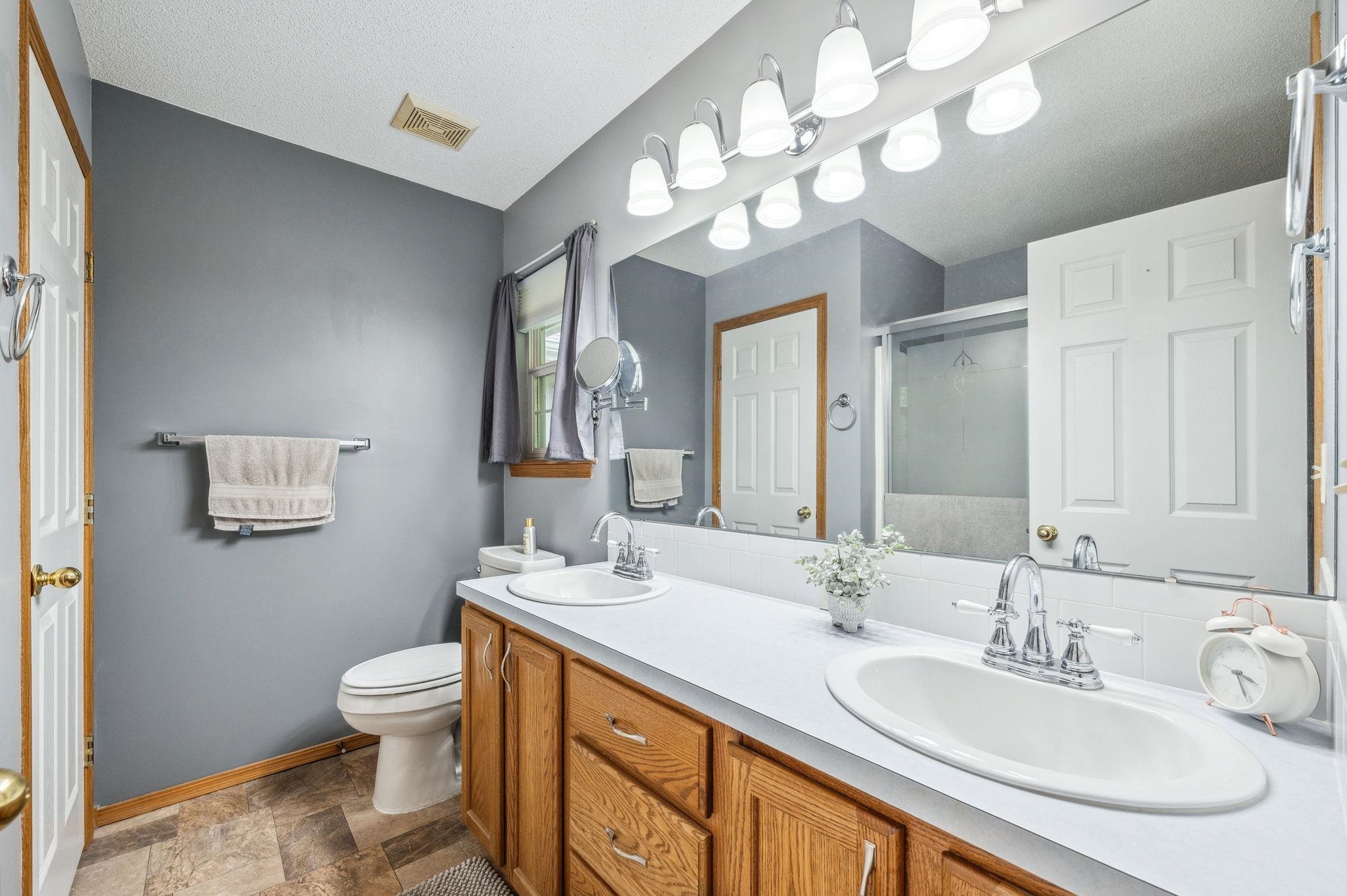 2267 N Covington Ct, Wichita, Kansas image 18
