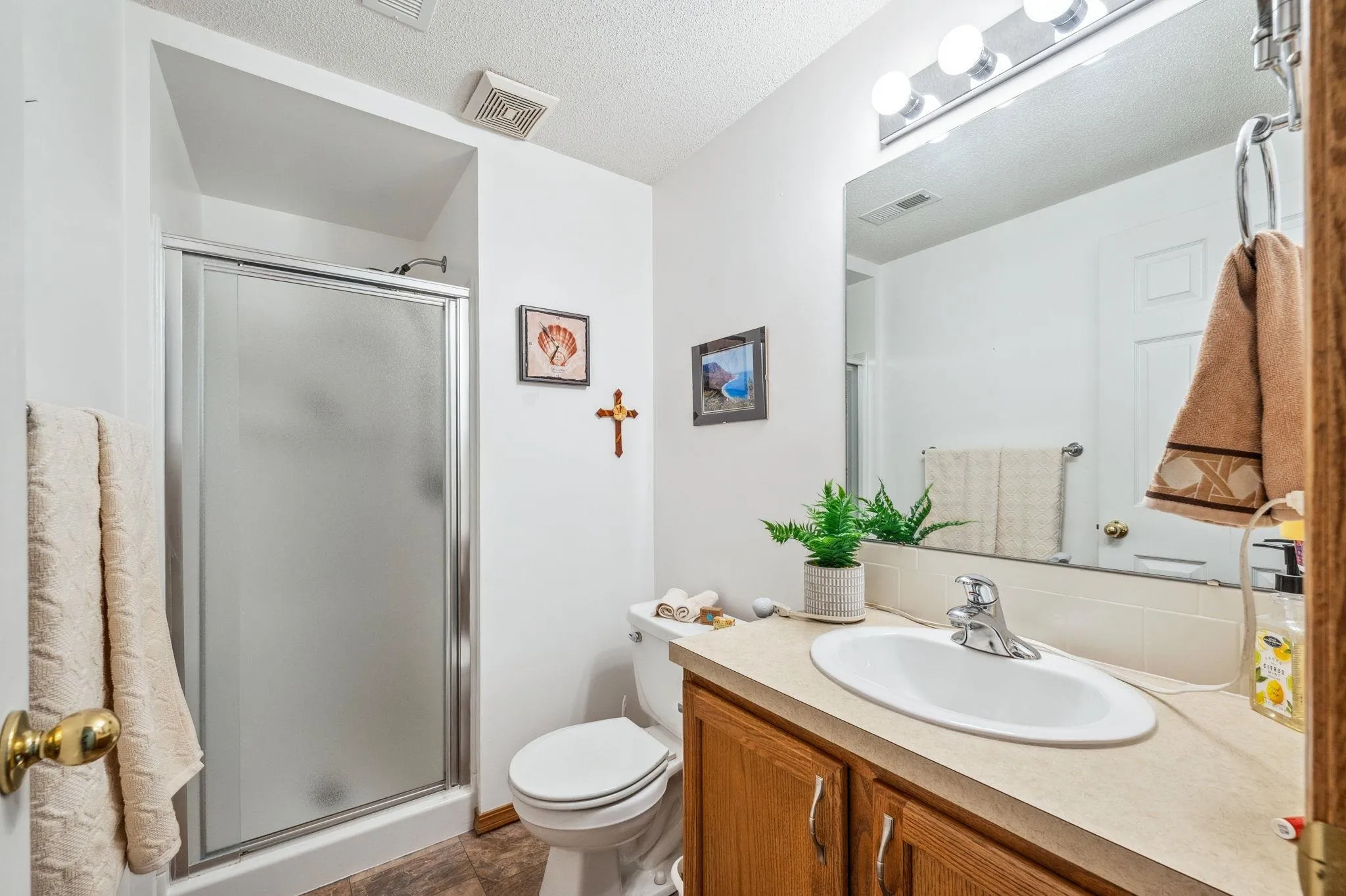 Wichita, Kansas 67205, United States, 3 Bedrooms Bedrooms, ,3 BathroomsBathrooms,Residential,Active,125882