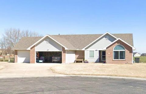 Homes For Sale - 40 W Stevie Ct<br/> Goddard, KS 67052