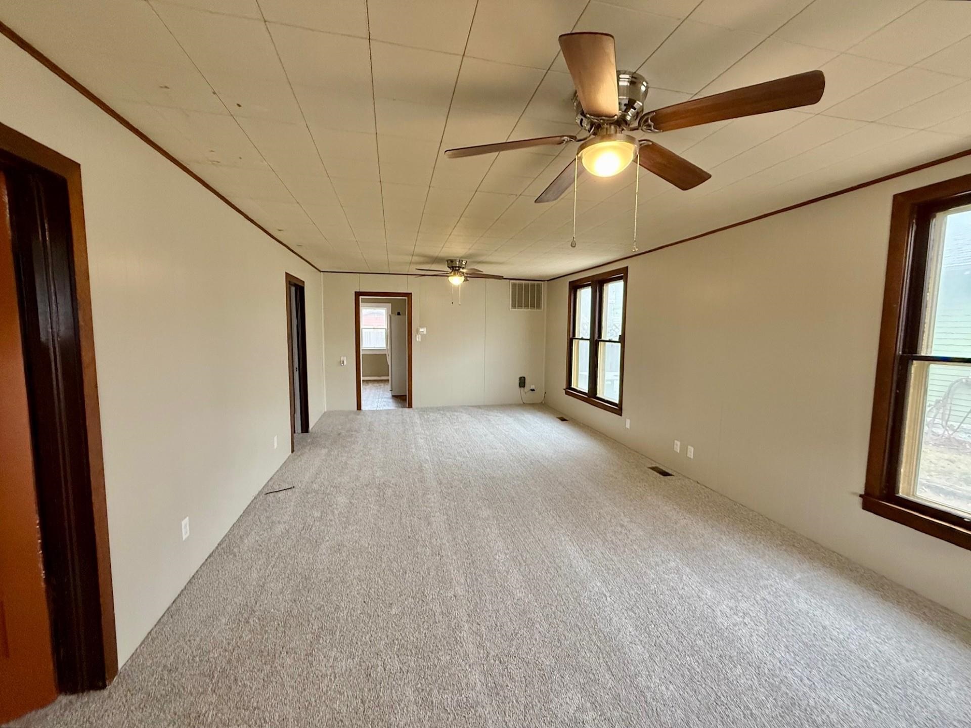 801 E Harvey Ave, Wellington, Kansas image 2