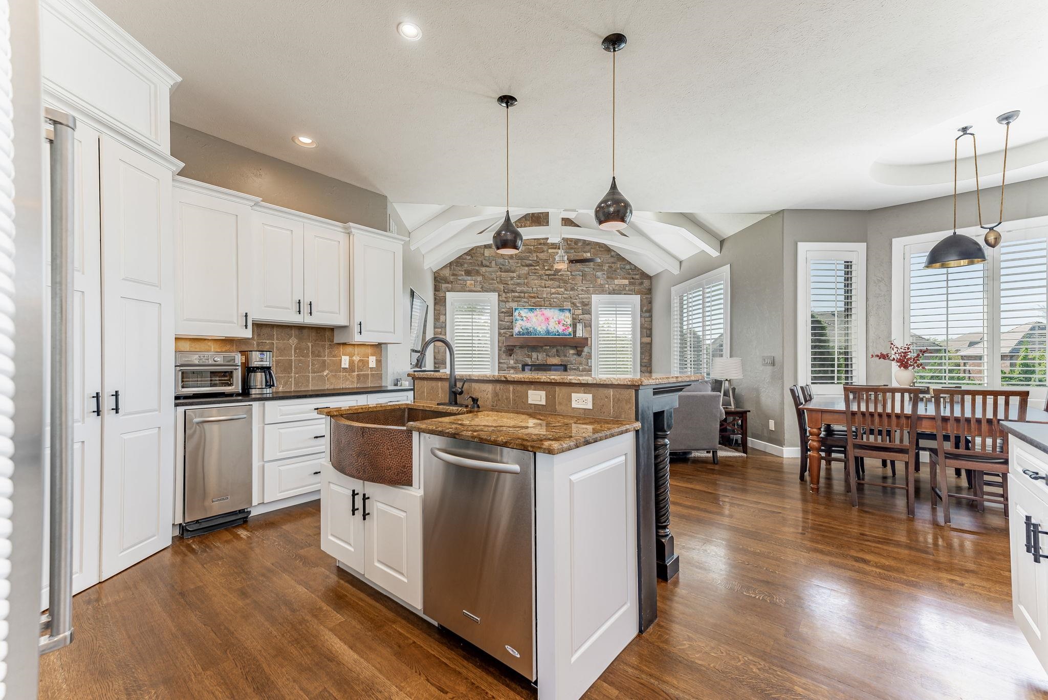 Wichita, Kansas 67230, United States, 6 Bedrooms Bedrooms, ,6 BathroomsBathrooms,Residential,Pending,70062