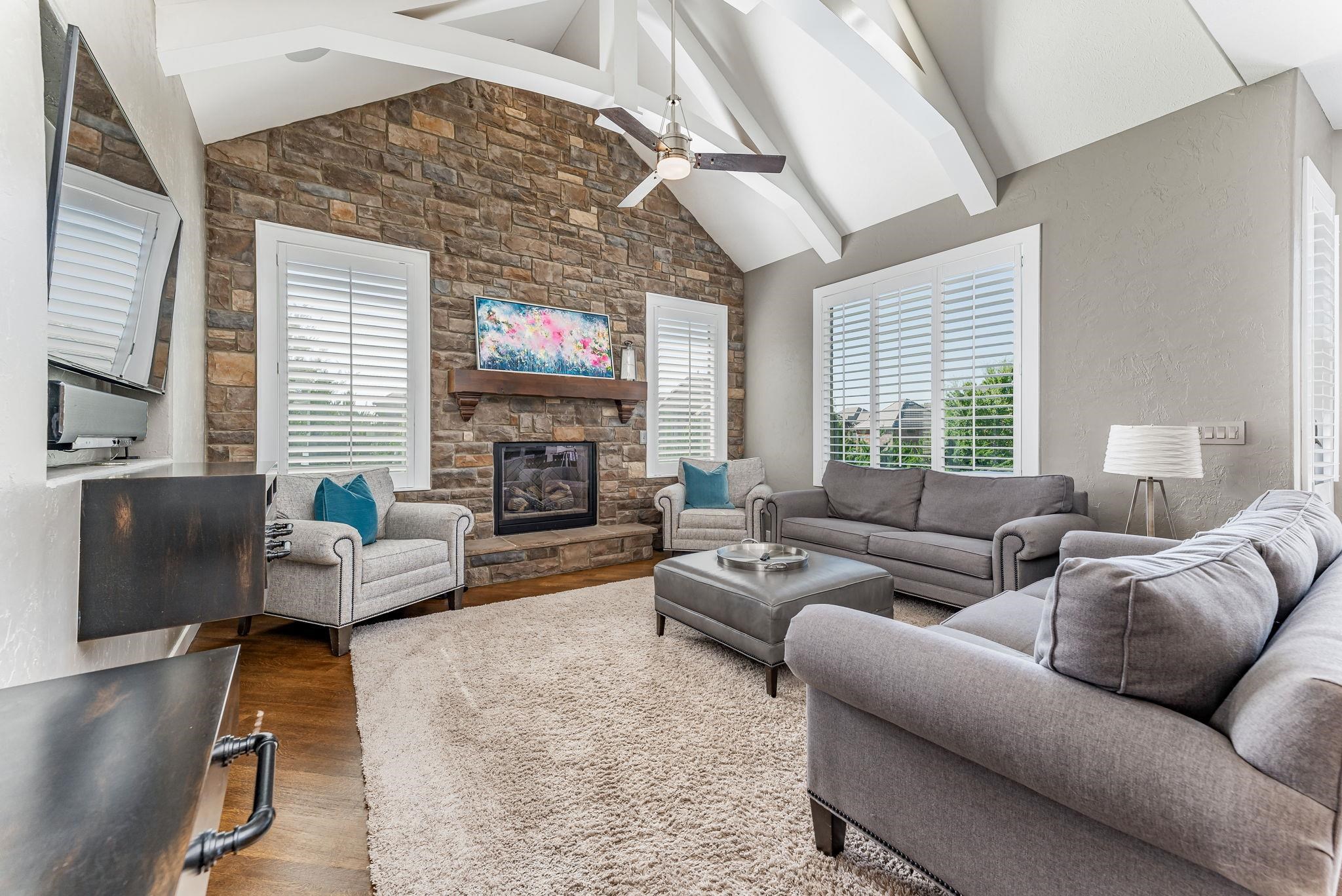 Wichita, Kansas 67230, United States, 6 Bedrooms Bedrooms, ,6 BathroomsBathrooms,Residential,Pending,70062