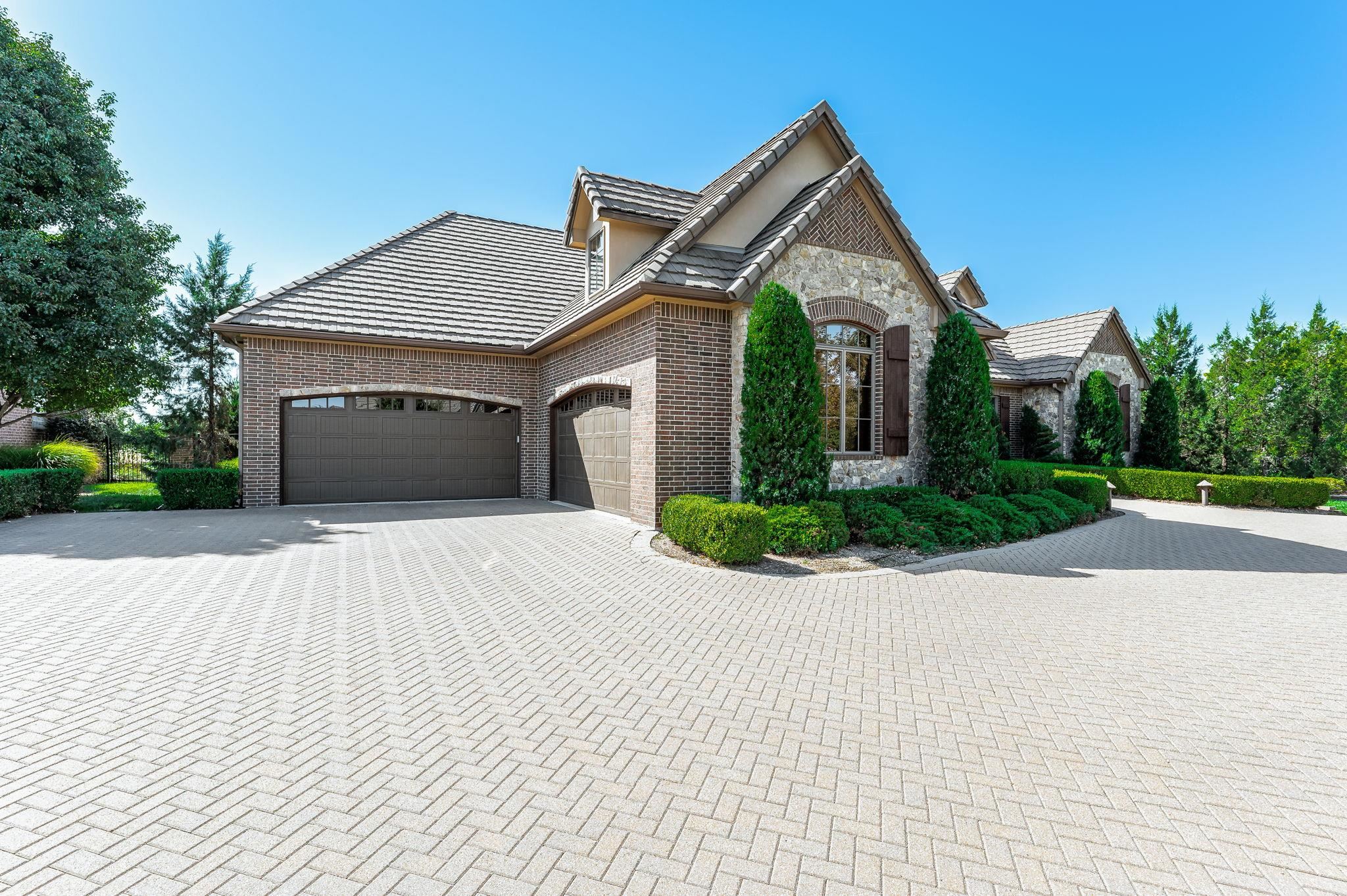 Wichita, Kansas 67230, United States, 6 Bedrooms Bedrooms, ,6 BathroomsBathrooms,Residential,Pending,70062