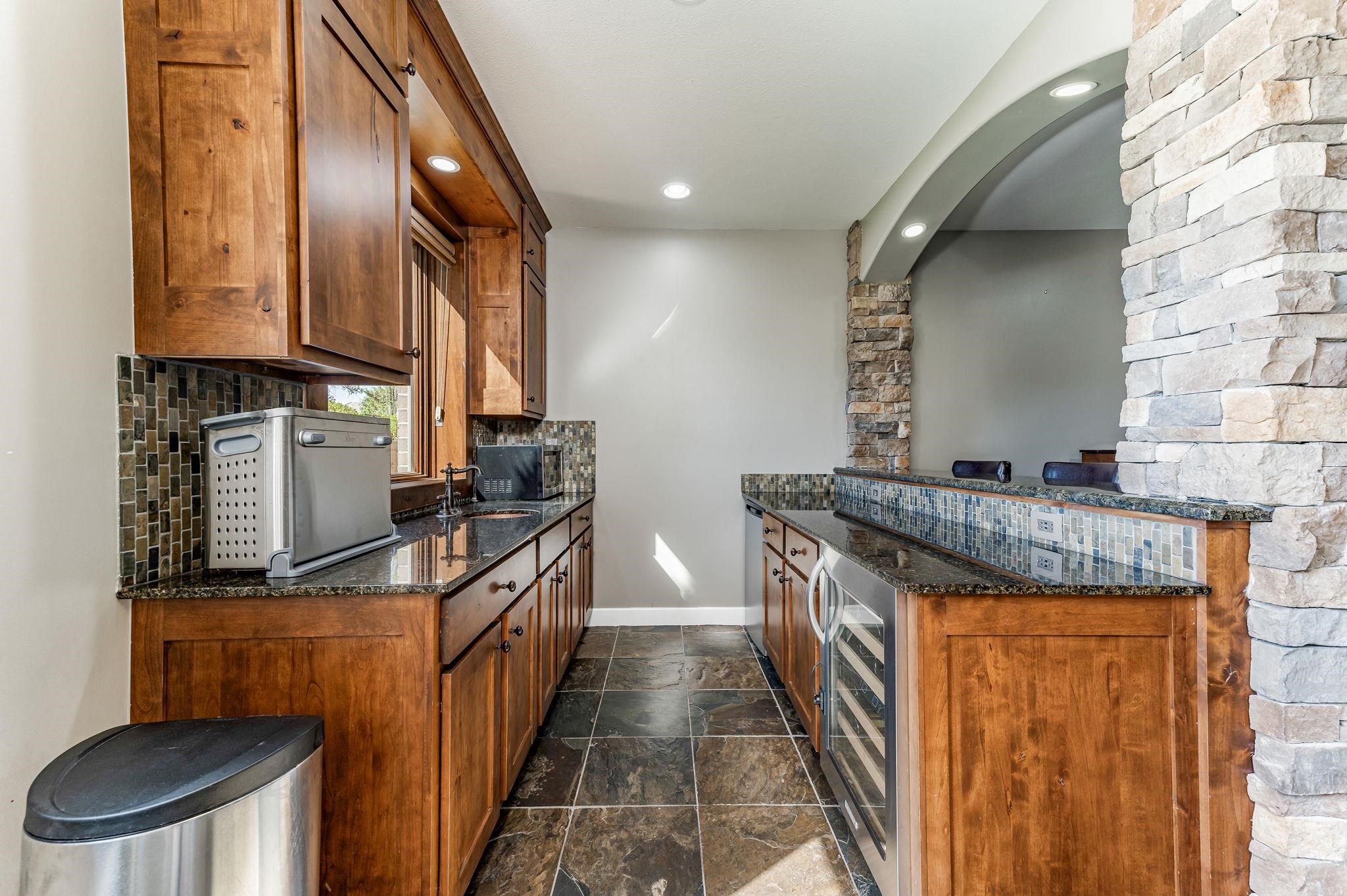 Wichita, Kansas 67230, United States, 6 Bedrooms Bedrooms, ,6 BathroomsBathrooms,Residential,Pending,70062