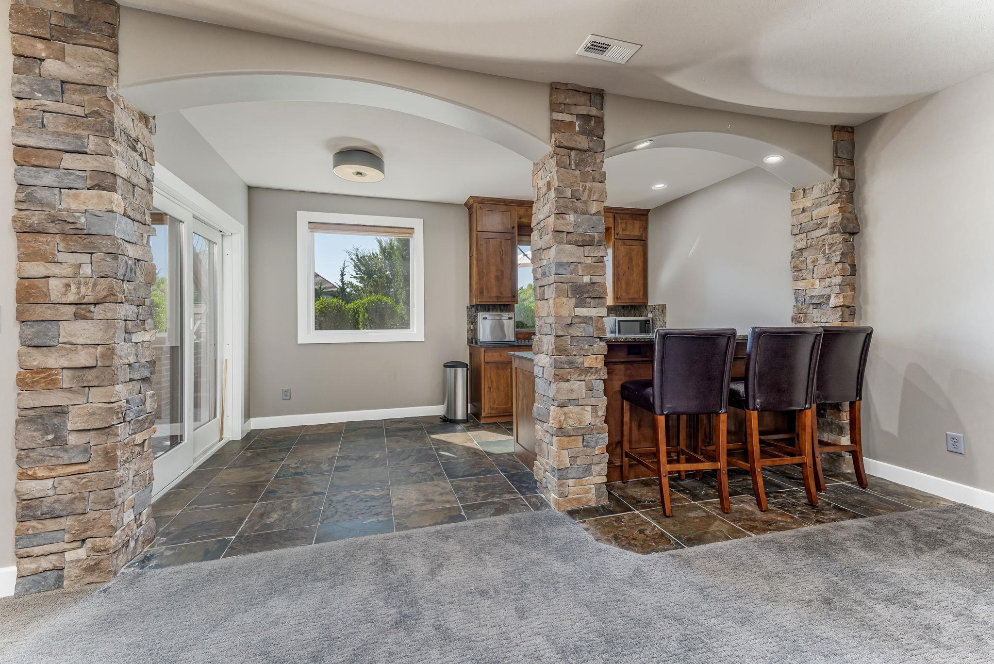 Wichita, Kansas 67230, United States, 6 Bedrooms Bedrooms, ,6 BathroomsBathrooms,Residential,Pending,70062