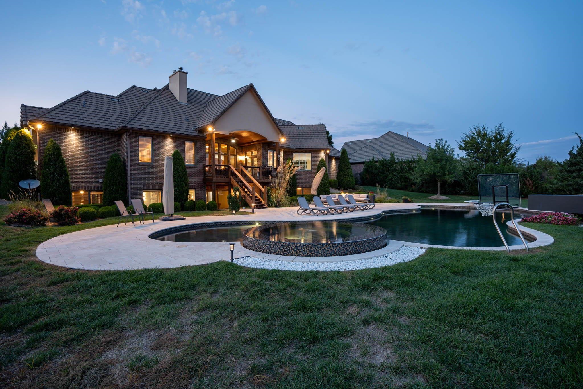 Wichita, Kansas 67230, United States, 6 Bedrooms Bedrooms, ,6 BathroomsBathrooms,Residential,Pending,70062