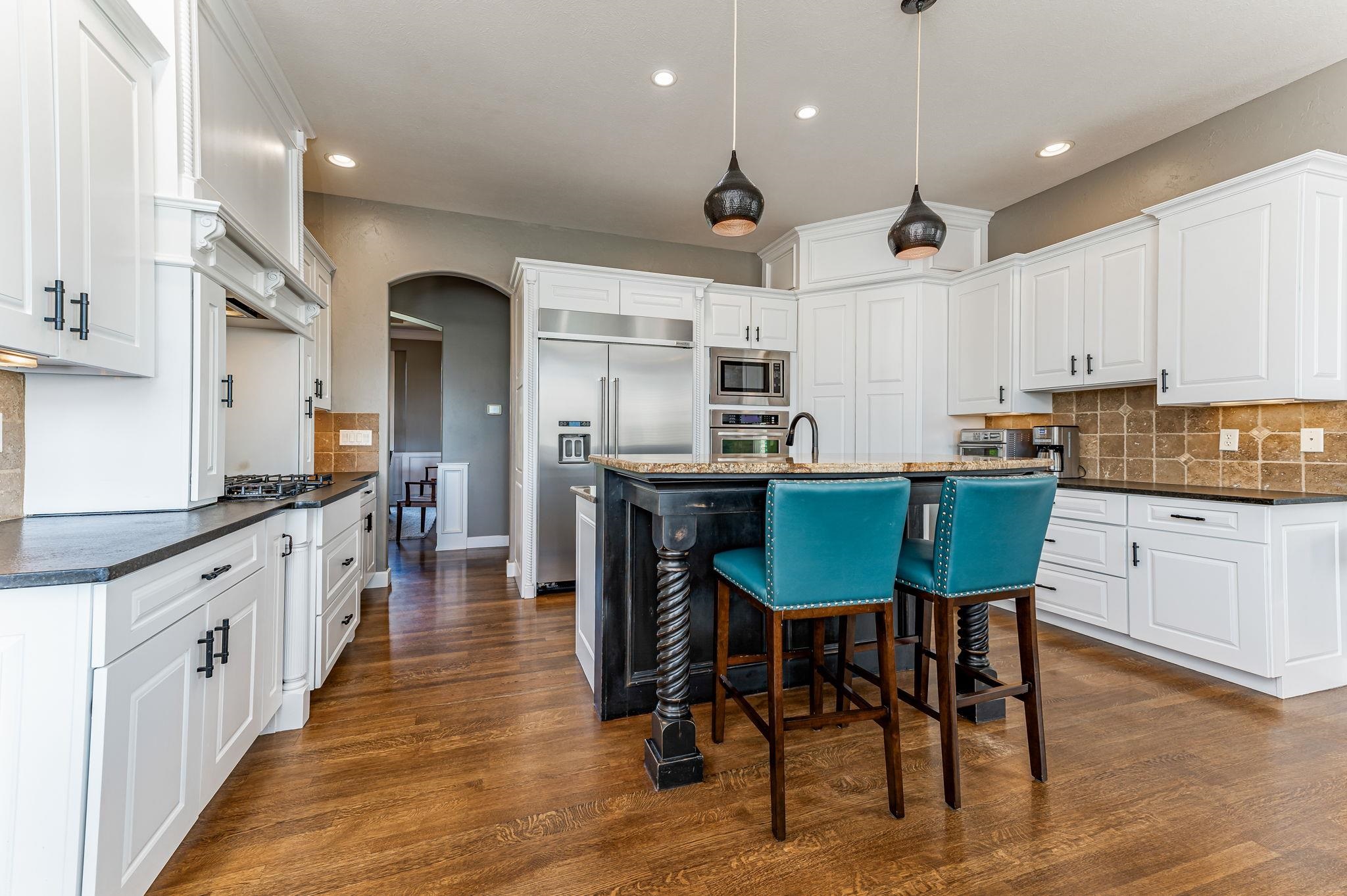 Wichita, Kansas 67230, United States, 6 Bedrooms Bedrooms, ,6 BathroomsBathrooms,Residential,Pending,70062