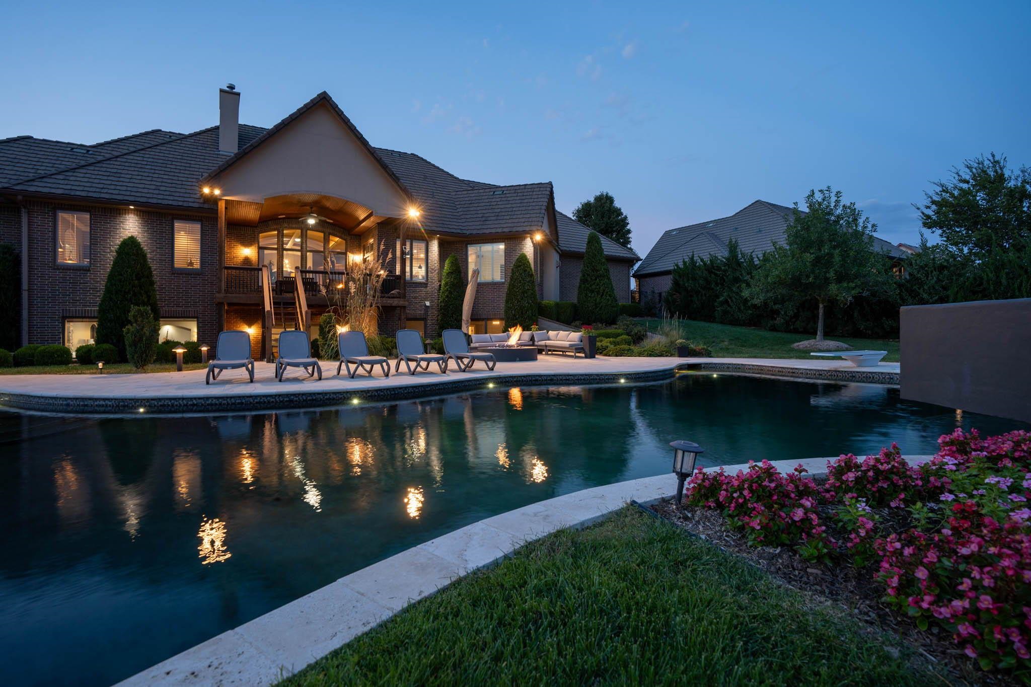 Wichita, Kansas 67230, United States, 6 Bedrooms Bedrooms, ,6 BathroomsBathrooms,Residential,Pending,70062