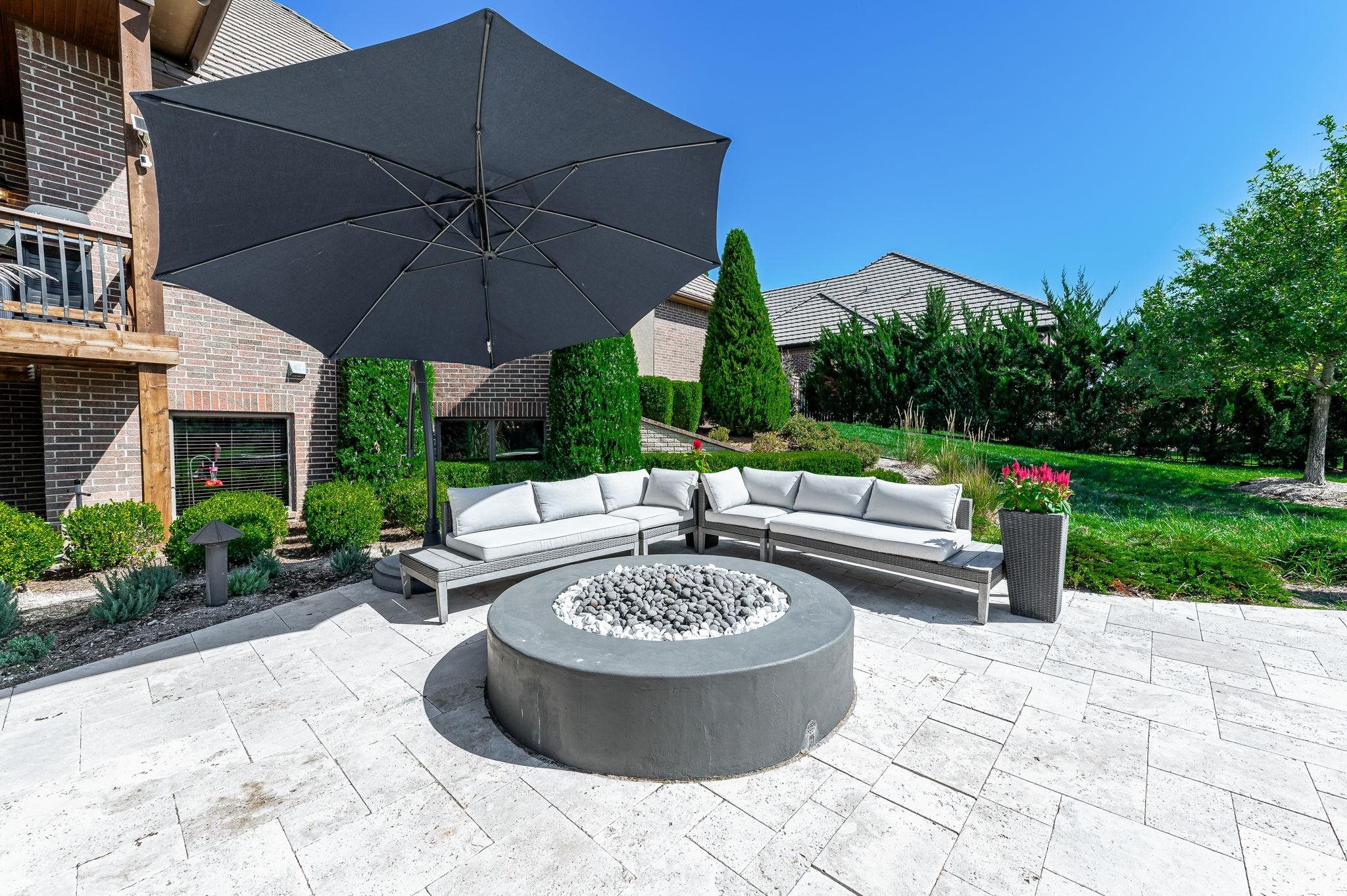 Wichita, Kansas 67230, United States, 6 Bedrooms Bedrooms, ,6 BathroomsBathrooms,Residential,Pending,70062