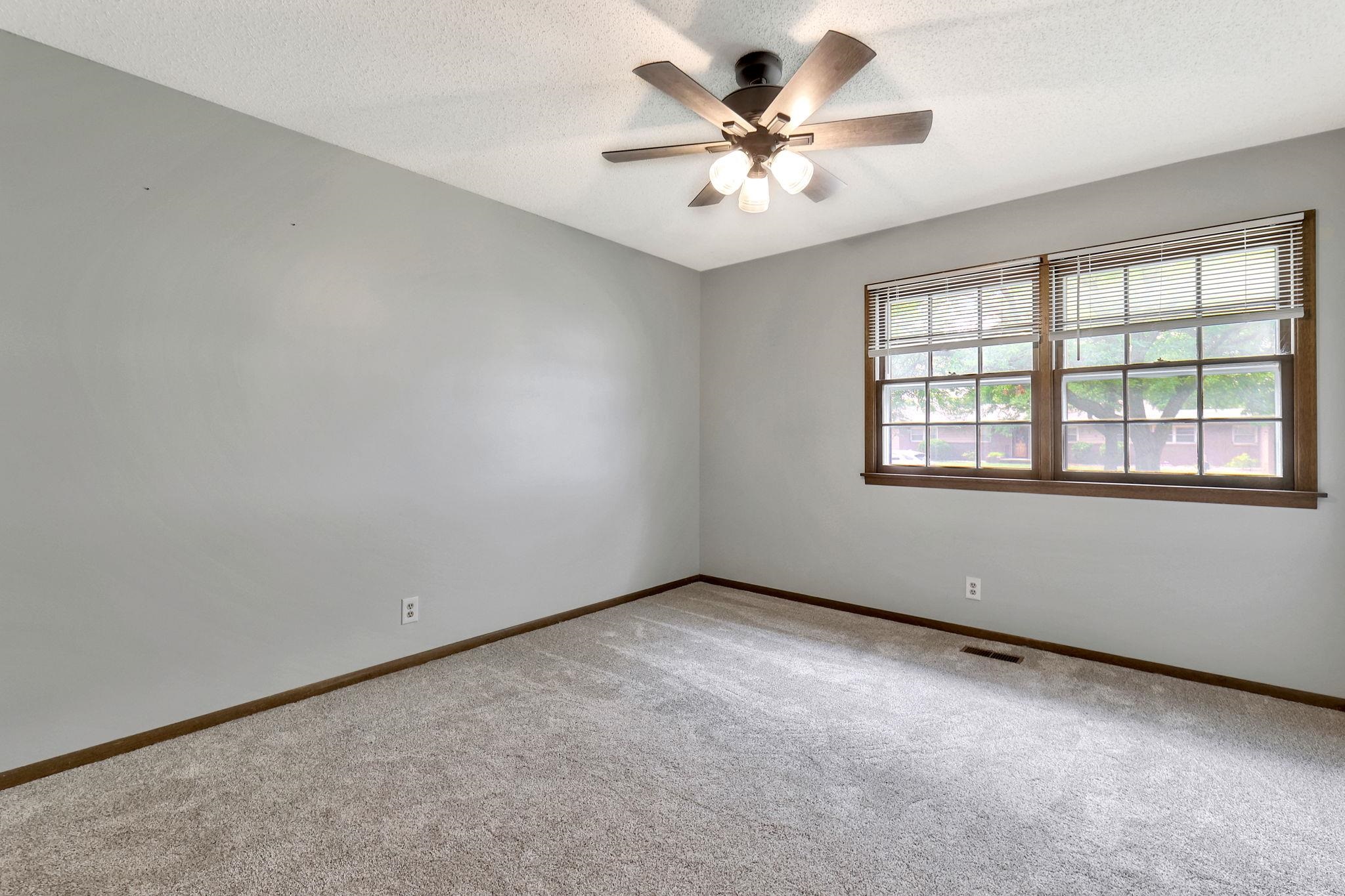 Wichita, Kansas 67204, United States, 3 Bedrooms Bedrooms, ,2 BathroomsBathrooms,Residential,Pending,54325