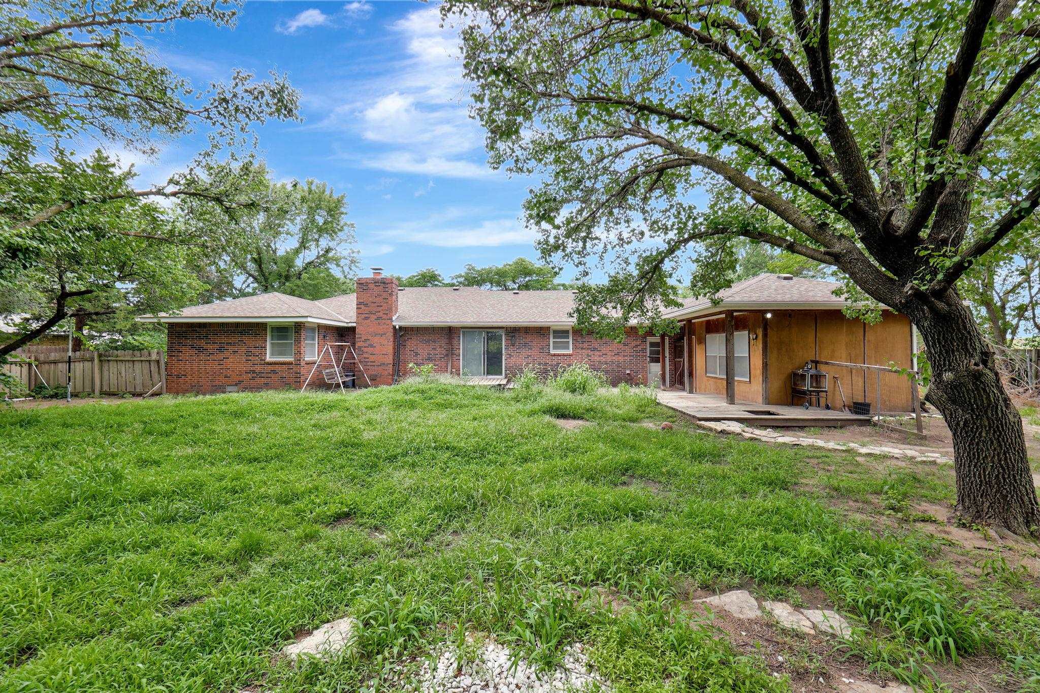 Wichita, Kansas 67204, United States, 3 Bedrooms Bedrooms, ,2 BathroomsBathrooms,Residential,Pending,54325