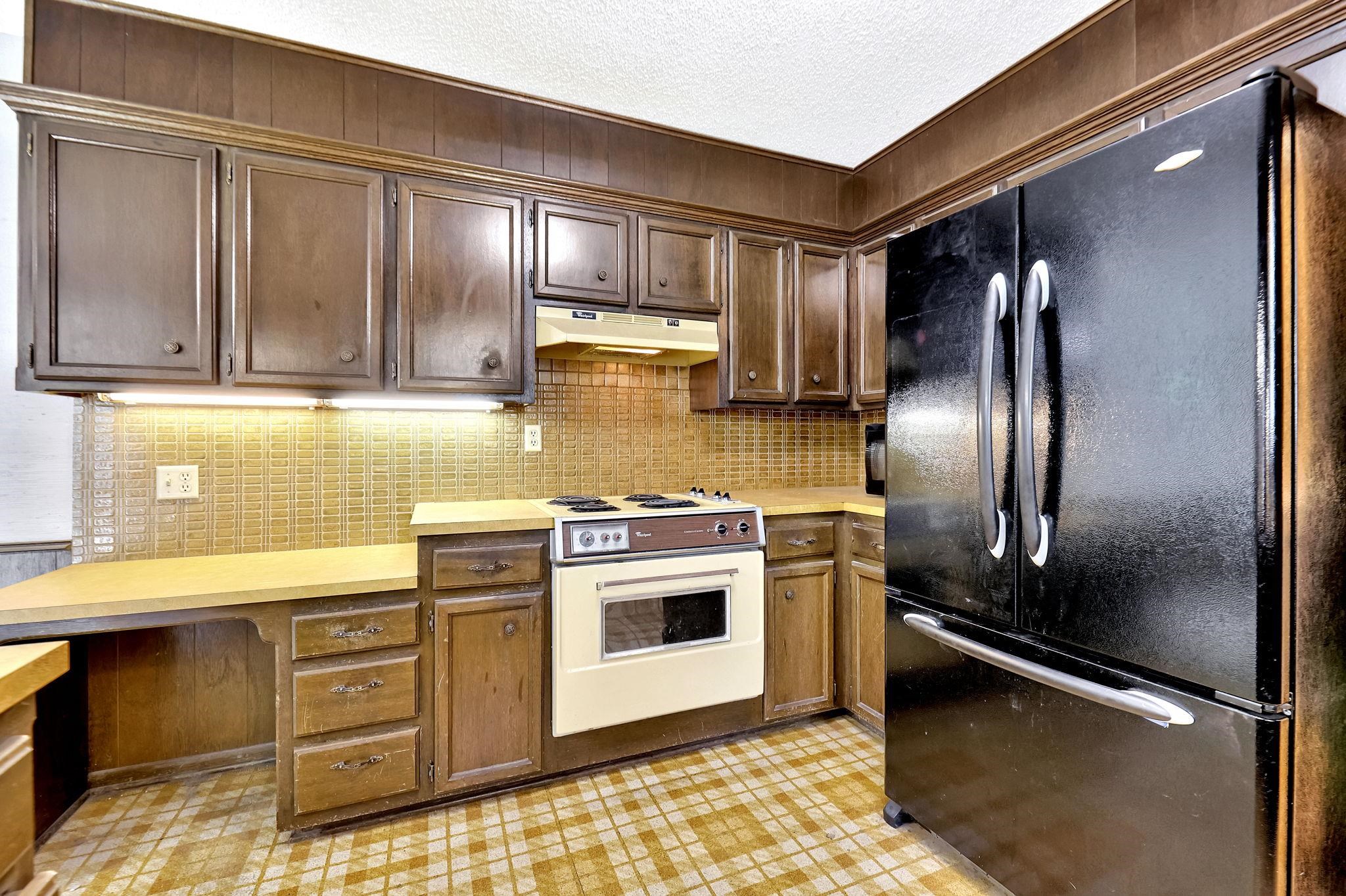 Wichita, Kansas 67204, United States, 3 Bedrooms Bedrooms, ,2 BathroomsBathrooms,Residential,Pending,54325