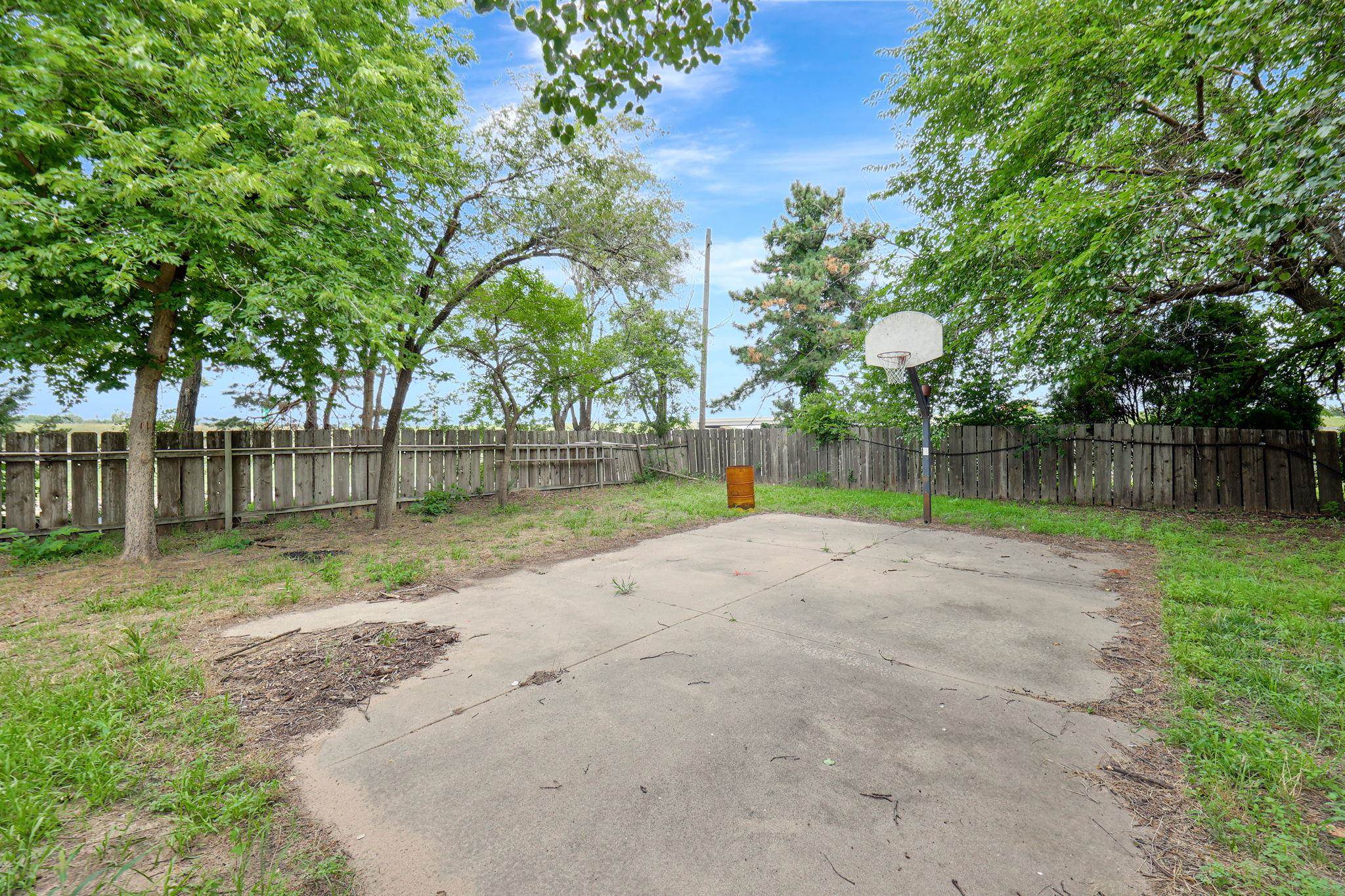 Wichita, Kansas 67204, United States, 3 Bedrooms Bedrooms, ,2 BathroomsBathrooms,Residential,Pending,54325