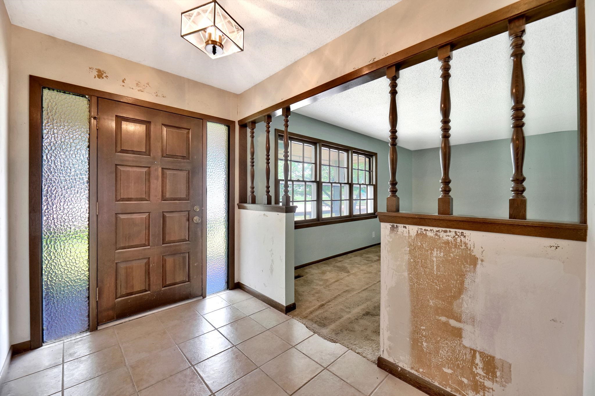 Wichita, Kansas 67204, United States, 3 Bedrooms Bedrooms, ,2 BathroomsBathrooms,Residential,Pending,54325