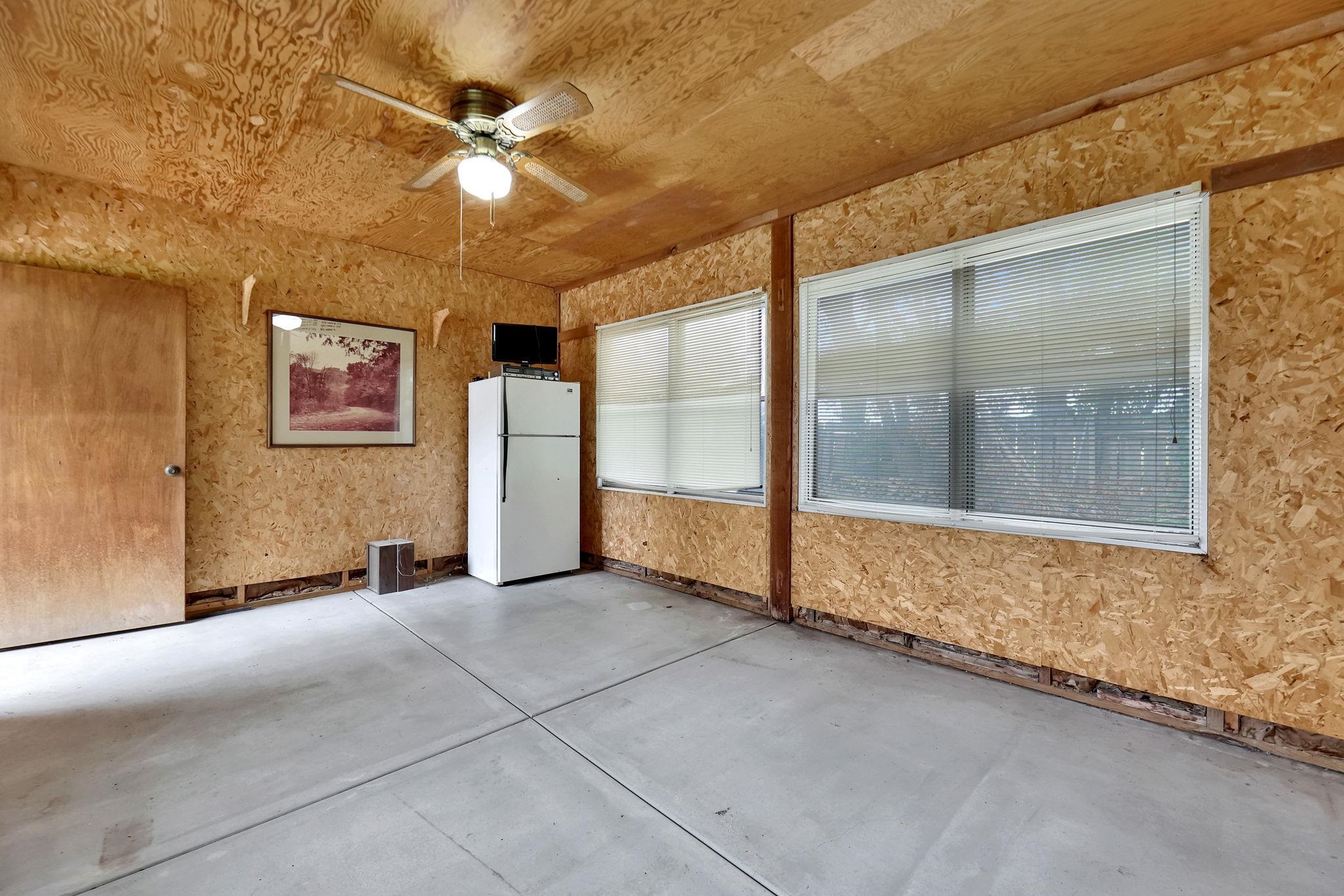 Wichita, Kansas 67204, United States, 3 Bedrooms Bedrooms, ,2 BathroomsBathrooms,Residential,Pending,54325