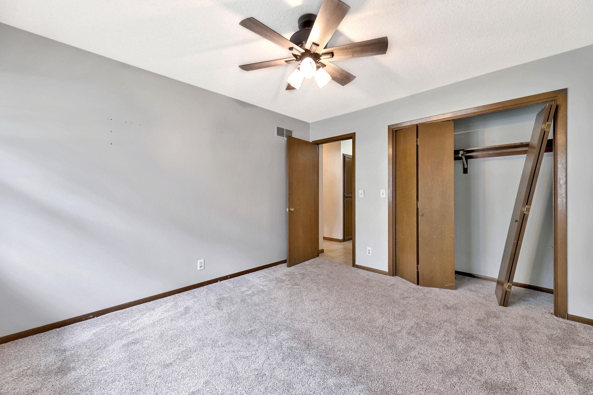 Wichita, Kansas 67204, United States, 3 Bedrooms Bedrooms, ,2 BathroomsBathrooms,Residential,Pending,54325