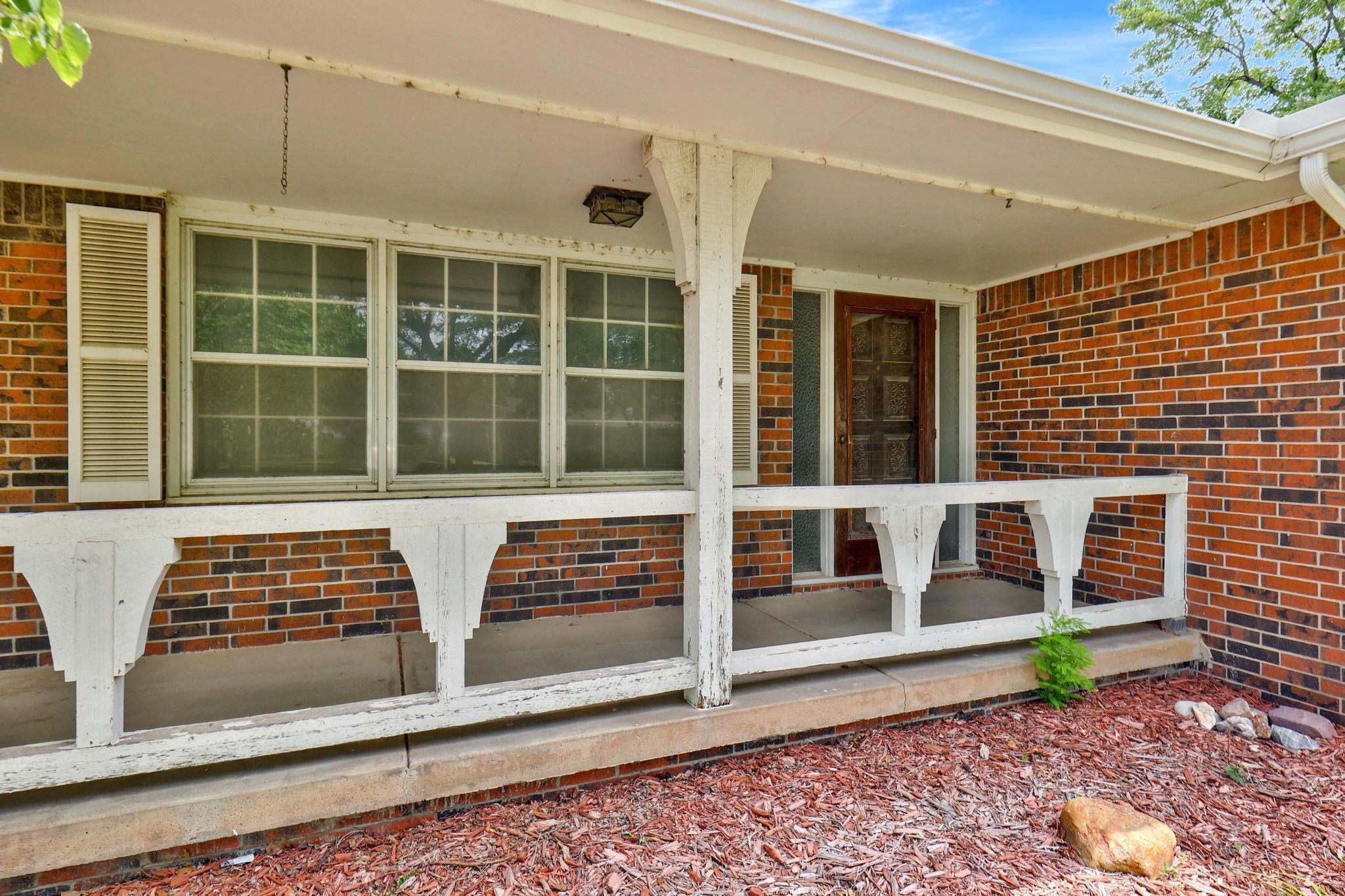 Wichita, Kansas 67204, United States, 3 Bedrooms Bedrooms, ,2 BathroomsBathrooms,Residential,Pending,54325