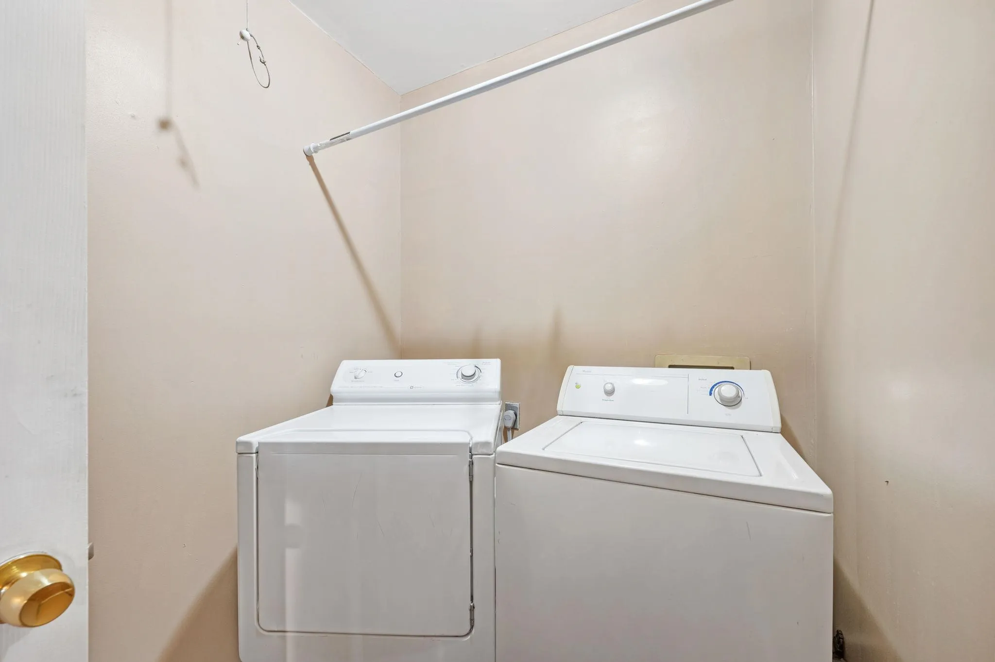 Wichita, Kansas 67214, United States, 3 Bedrooms Bedrooms, ,2 BathroomsBathrooms,Residential,Active,97544