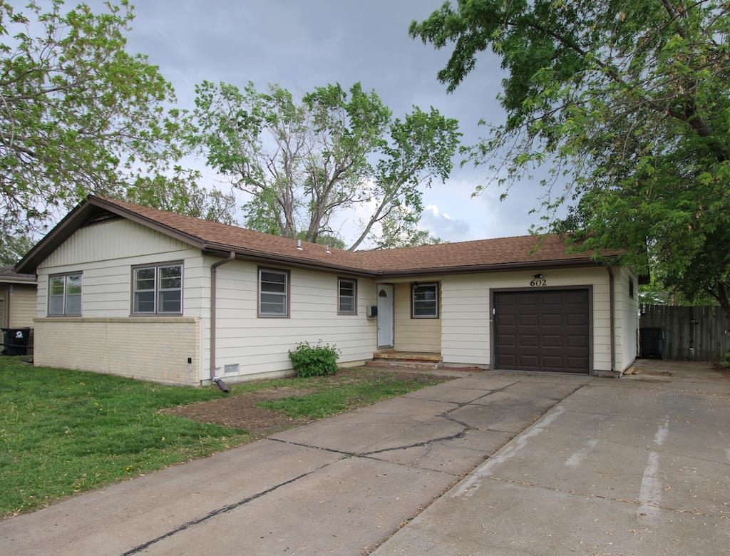 602 Carl Ave, Salina, Kansas image 1