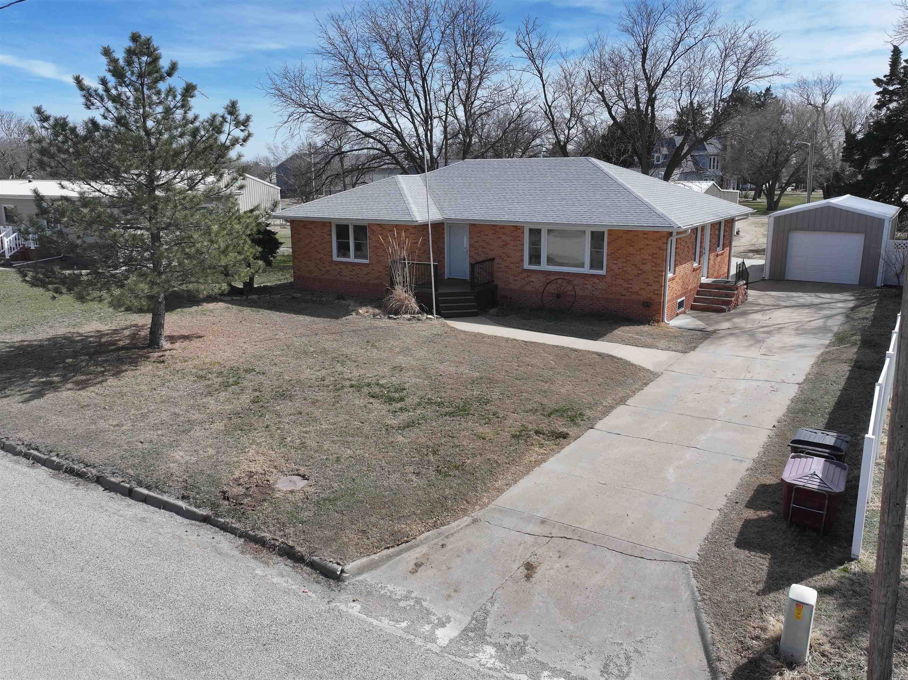 209 24th St, Wilson, Kansas image 1